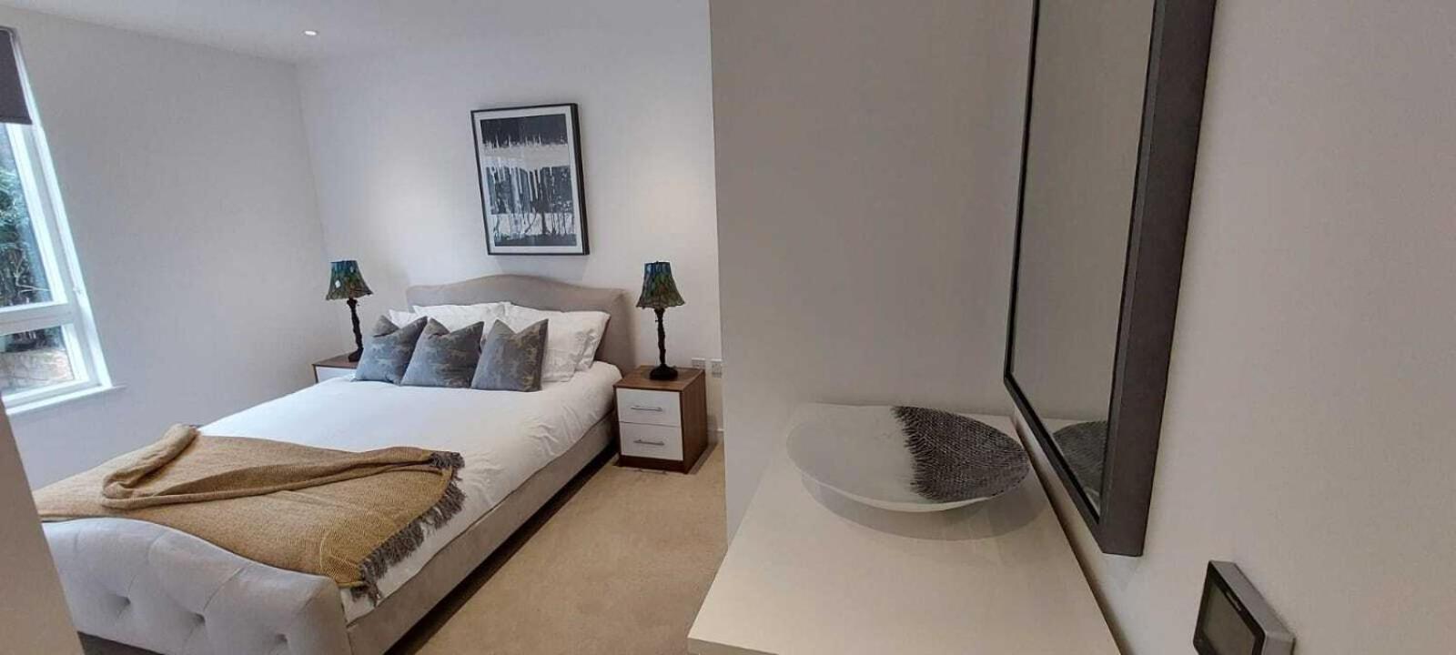 2 Bed Property Close To Heathrow Airport Hounslow Exterior photo