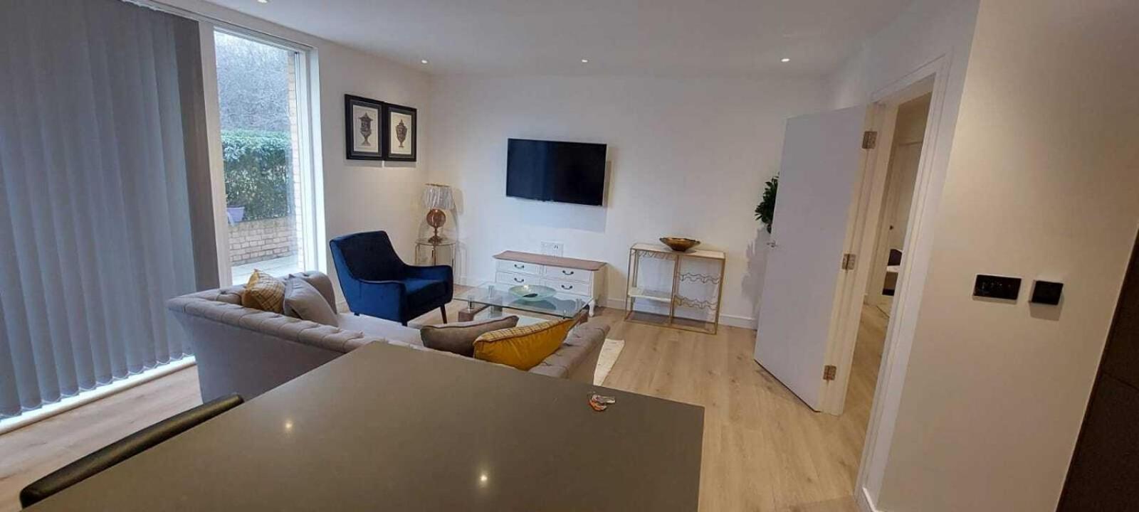 2 Bed Property Close To Heathrow Airport Hounslow Exterior photo