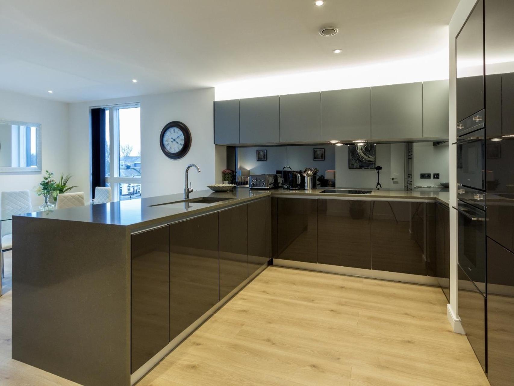 2 Bed Property Close To Heathrow Airport Hounslow Exterior photo